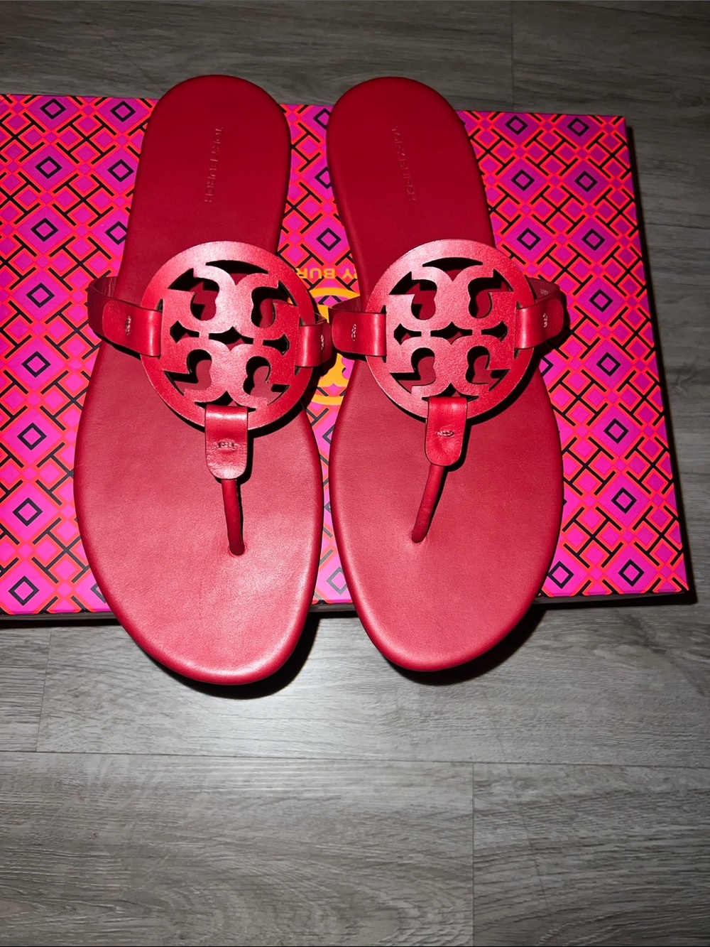 Tory Burch Miller Soft Calf Leather Sandals Sz 12 Red summer Luxe Resort vacay - Picture 2 of 8